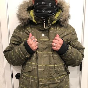 Winter Gear! DC Snow Jacket w/ fur Hood Trim!